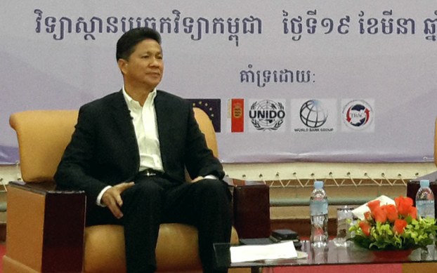 រដ្ឋមន្ត្រី​ក្រសួង​សាធារណការ និង​ដឹក​ជញ្ជូន លោក ស៊ុន ចាន់ថុល នៅ​ថ្ងៃ​ទី​៩ ខែ​មករា បដិសេធ​សារ​អេឡិចត្រូនិក​របស់​លោក​ដែល​បាន​លេច​ធ្លាយ​កាល​ពី​ថ្ងៃ​ទី​៨ ខែ​មករា ថា លោក​មិន​បាន​ដឹង​រឿង​នេះ​ទេ